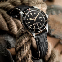 Черна гумена каишка за часовник ZULUDIVER Mayday Sailcloth, 20 мм, снимка 3 - Водни спортове - 44511315