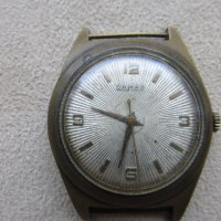 Стар часовник DAMAS, снимка 1 - Антикварни и старинни предмети - 41633376