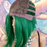 Средна Дължина Каре Стил Права Перука в Зелен Цвят с Бретон на Една Страна КОД 8919, снимка 8 - Аксесоари за коса - 41406238