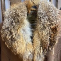 Палто с яка от лисица М размер, снимка 1 - Палта, манта - 38856018