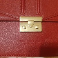 Нова червена чанта на Seidenfelt Manufaktur "Roros" със златни презрамки!, снимка 2 - Чанти - 41604460