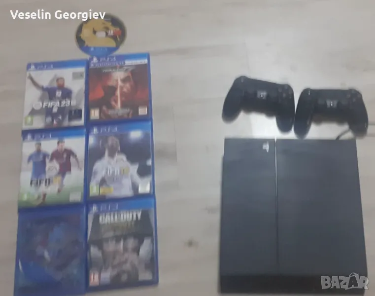  PS 4 с два джойстика и 7 игри, снимка 1