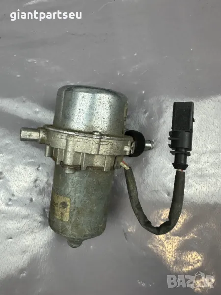 Вакуум помпа за АУДИ VW 8E0927317, снимка 1