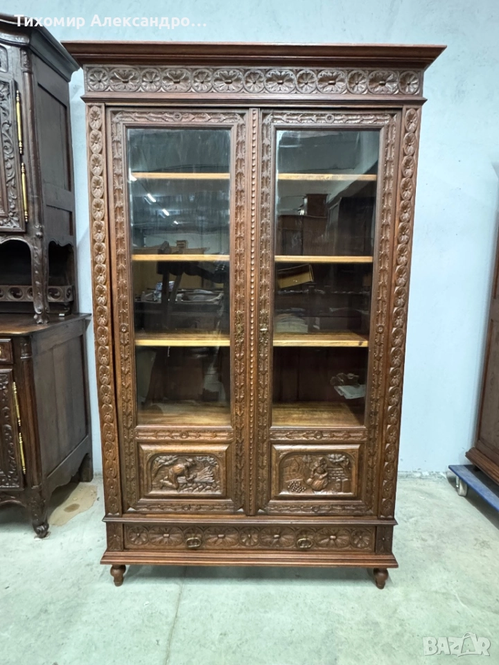 Уникална дъбова витрина, снимка 1