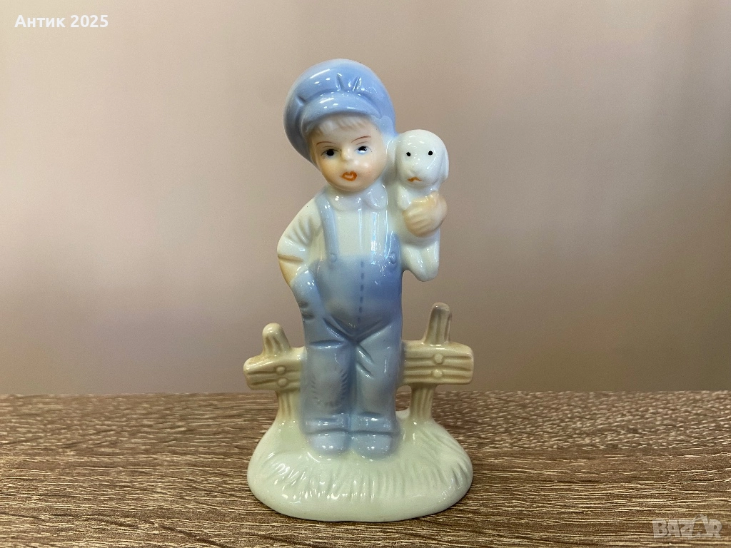 Винтидж порцеланова фигурка „Момче с агънце“, снимка 1