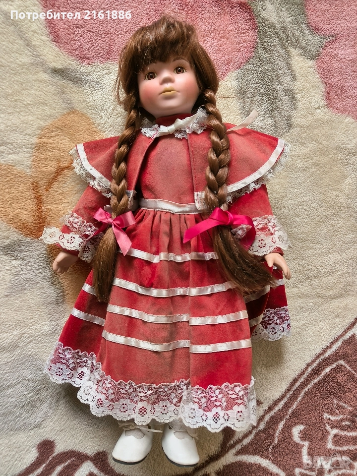 Порцеланова кукла , снимка 1