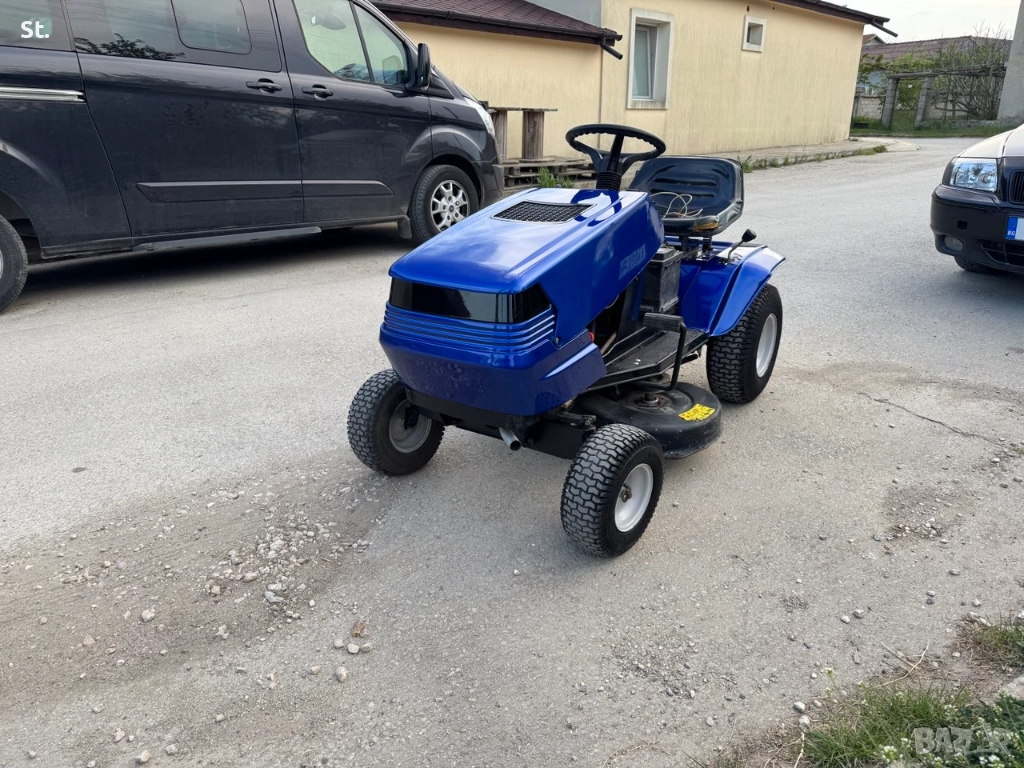 Трактор а косачка, снимка 1