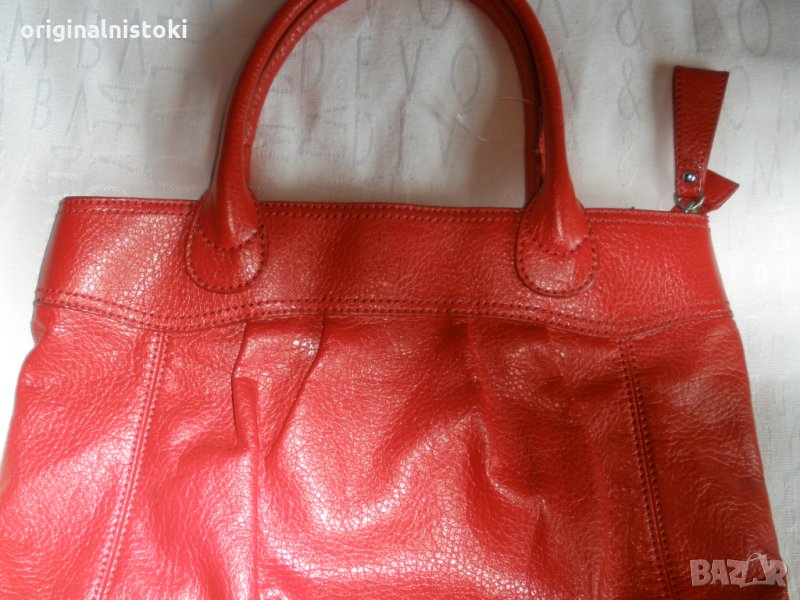 Червена чанта, снимка 1