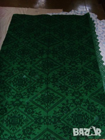 нова зелена вълнена ръчно изработена покривка , снимка 1