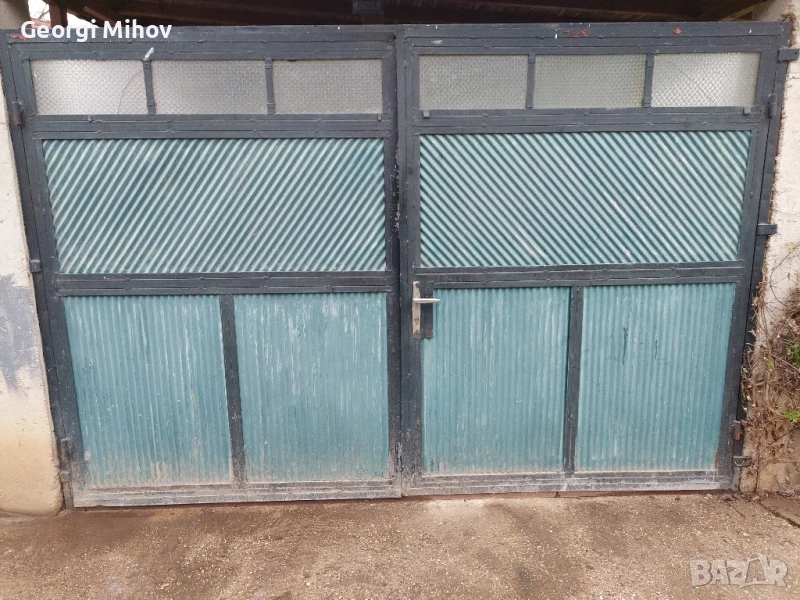 Продавам масивна метална гаражна врата 300/190, снимка 1