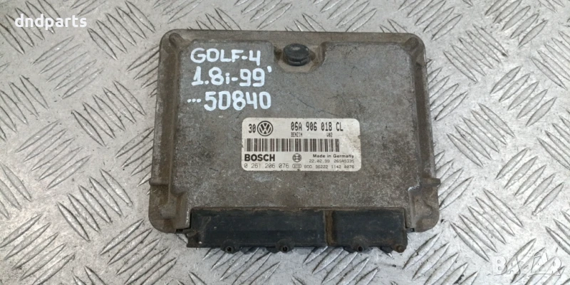 Компютър VW Golf 4 1.8i 1999г 06A906018CL 0261206076 , снимка 1