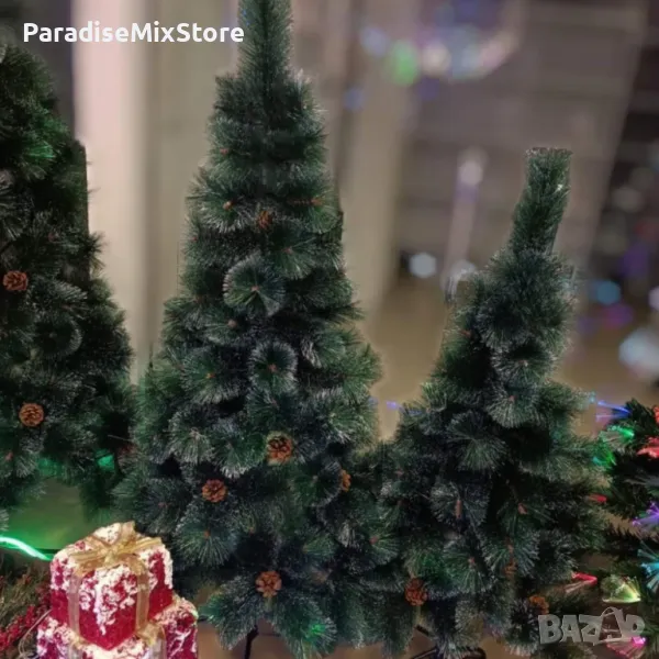 Коледна елха с шишарки и бели, заскрежени връхчета.  Малките размери са с пластмасова стойка, големи, снимка 1