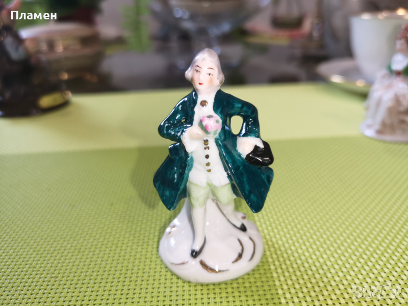 Порцеланова немска фигура кавалер, снимка 1