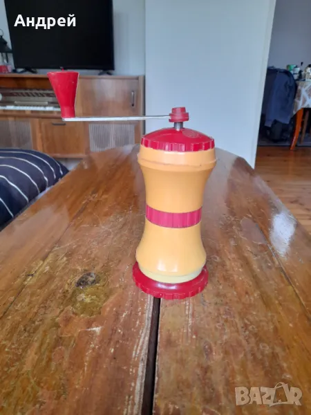 Стара кафемелачка,мелничка,мелница за кафе #24, снимка 1