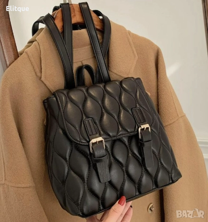 Модерна капитонирана дамска раничка 25х25 см, снимка 1