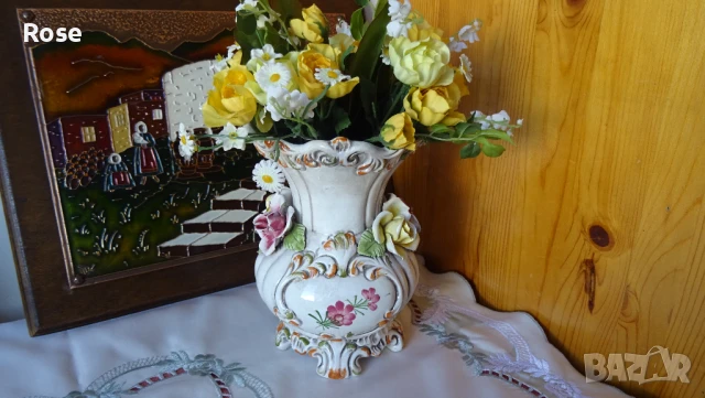 Ваза  Bassano Italy с четири рози и цветен декор., снимка 5 - Декорация за дома - 50971727