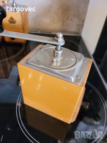 Старинна мелничка за кафе, снимка 5 - Антикварни и старинни предмети - 41719730