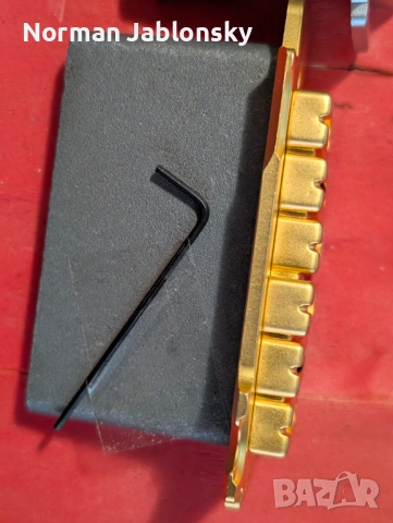 Две тремола Wilkinson, снимка 9 - Китари - 53498634