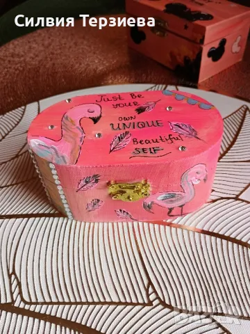 Ръчно изработена дървена кутия за подарък Фламинго , снимка 1