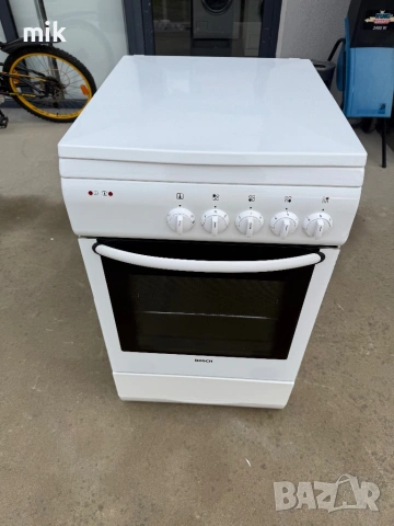 Печка Bosch  с метални котлони Като НОВА, снимка 2 - Печки, фурни - 53022077