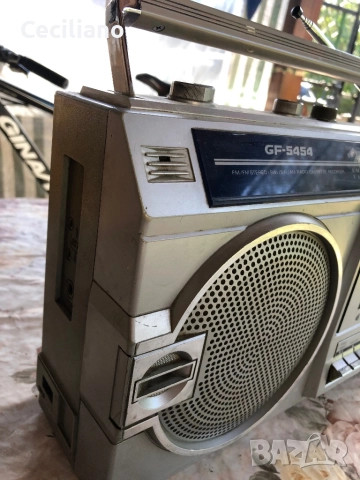 Радиокасетофон SHARP GF 5454 Z, снимка 2 - Радиокасетофони, транзистори - 51777159