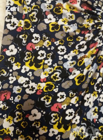 Рокля по тялото с принт теменужки, снимка 3 - Рокли - 42545375