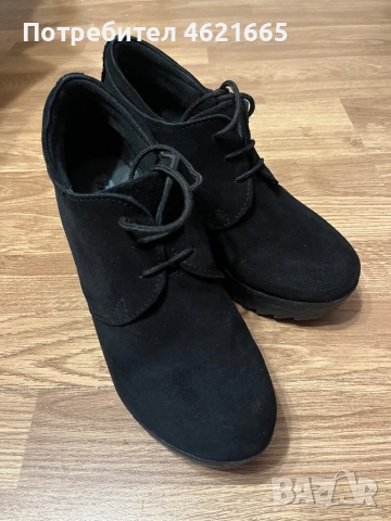 Дамски обувки на платформа