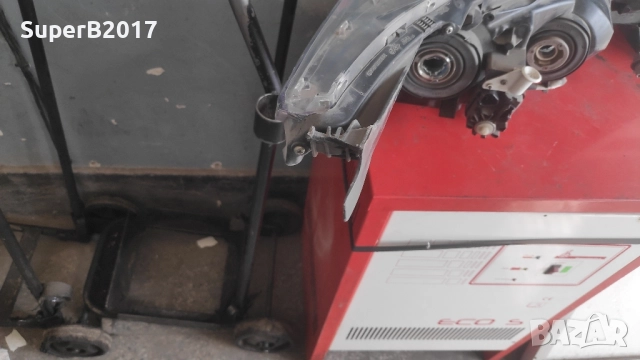 Продавам - оригинален ляв фар за Тойота Корола 2017 г. забележки по корпуса, снимка 5 - Части - 52193554