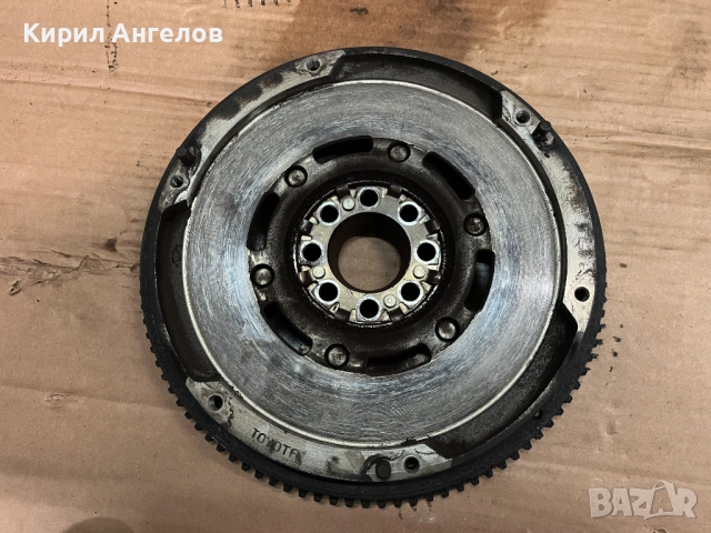 Демпферен маховик за Toyota Avensis T25 2.0 D-4D (5 скорости), снимка 5 - Части - 52958512