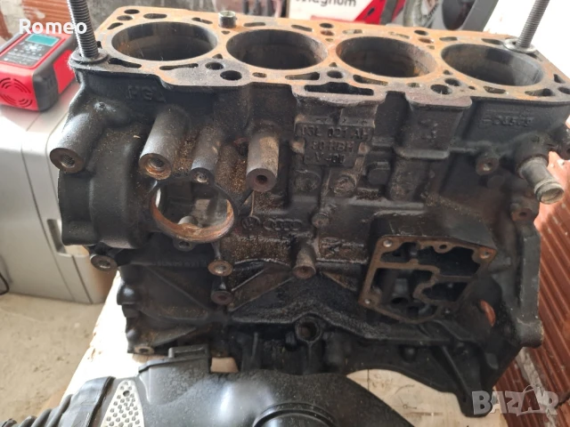 Блок на двигателя за Audi, VW, Skoda 2.0 TDI 03L021AH, снимка 2 - Части - 50621180