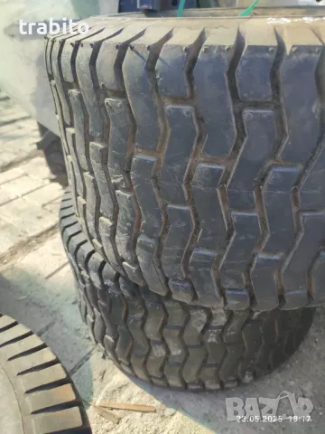 Гуми с джанти от тракторна косачка 23-5-25