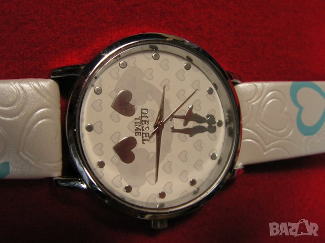 Часовник DIESEL TIME с любовна скала., снимка 2 - Дамски - 38988851