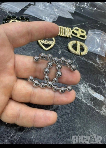 брошки christian dior ysl saint laurent , снимка 8 - Други - 51980328