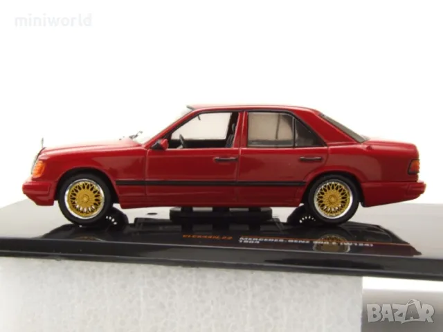 Mercedes-Benz 300E W124 1984 - мащаб 1:43 на IXO models моделът е нов в PVC дисплей-кейс, снимка 3 - Колекции - 50011604