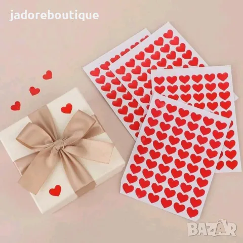 300 бр Малки стикери Червени сърца