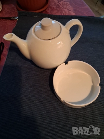 Порцеланов чайник и пепелник