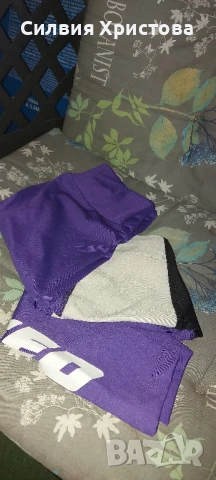 Продавам дамски спортен клин номер Xs, снимка 4 - Спортни екипи - 51386936