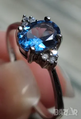 НОВ Сребърен марков пръстен с прекрасен голям син циркон и 6 прозрачни, снимка 3 - Пръстени - 50247066