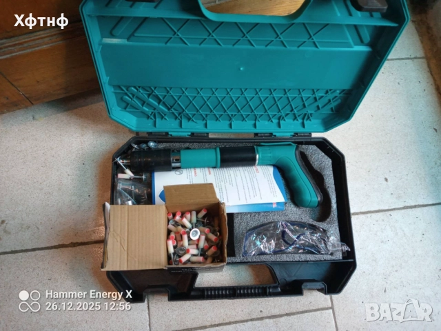 Продавам чисто нов пистолет за гвоздей 