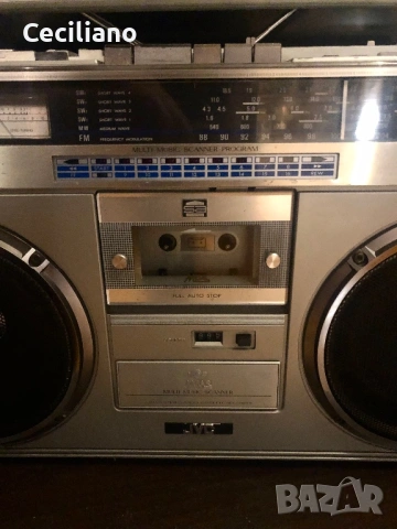 Радиокасетофон  JVC M70L -истински Boombox Ghettoblaster !, снимка 4 - Радиокасетофони, транзистори - 53306503