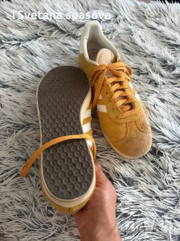 Маратонки  велюр adidas , снимка 2 - Маратонки - 55747528