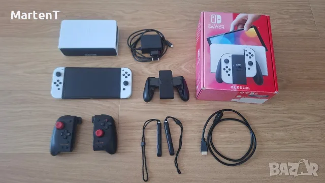 Nintendo Switch OLED 64 + 128 GB - бял, модчип, екстри