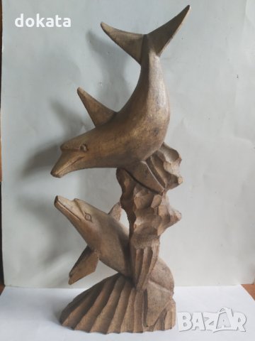 Стара дървена статуетка- Два делфина.