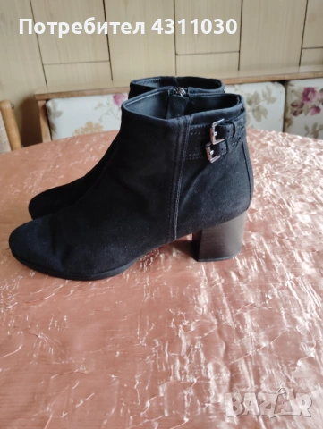 Дамски черни боти естествен велур /обърната кожа Geox 39 номер, снимка 4 - Дамски боти - 53415701