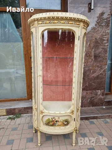 Красива барокова витрина , снимка 5 - Секции и витрини - 53437604