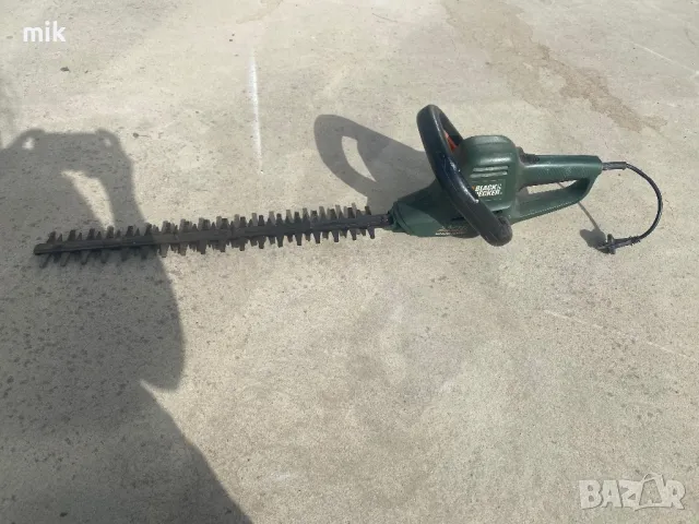 Електрически храсторез Black and Decker, снимка 2 - Градинска техника - 49826026
