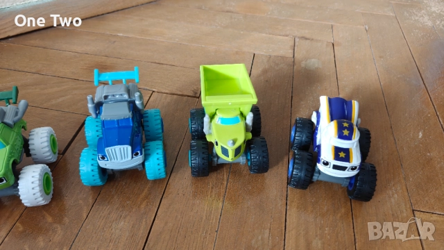 6 бр. колички от "Пламъчко и машините" (Blaze and the Monster Machine, снимка 5 - Коли, камиони, мотори, писти - 52532637