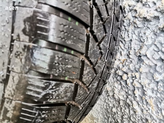 Гуми Continental 235/65/17, снимка 6 - Гуми и джанти - 40802977