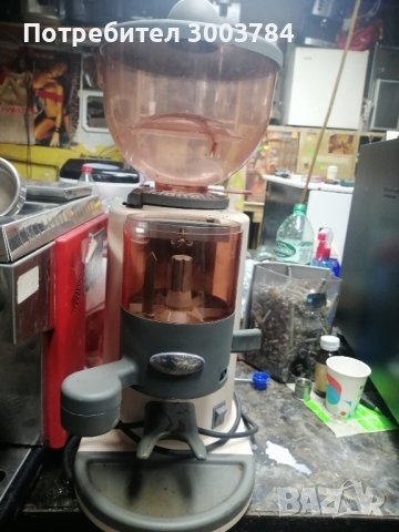 професионална кафе машина и мелачка , снимка 1 - Друго търговско оборудване - 41896121