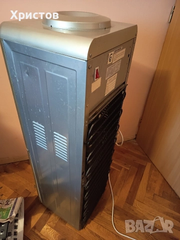 Диспенсър за топла и студена вода, снимка 3 - Други стоки за дома - 53381010